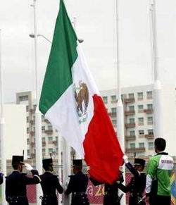 Bandera de M�xico en la Villa Panamericana