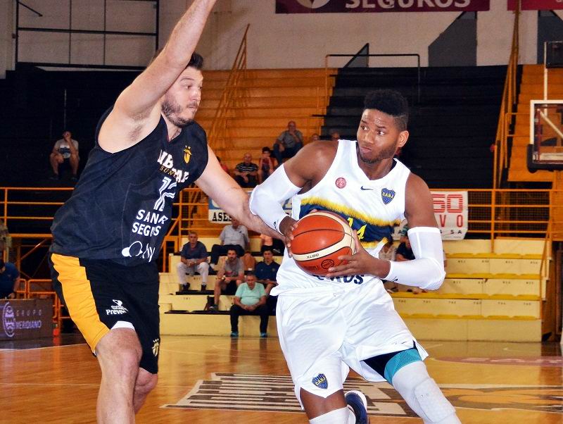 Cubanos inician con victorias en baloncesto argentino
