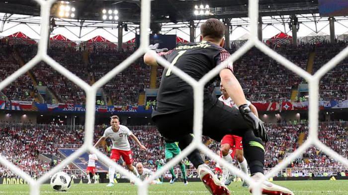 El físico senegalés arrolla a una pálida Polonia. Foto: Reuters