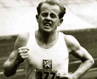Emil Z�topek: Another of the Outstanding Athletes to the Hall of Fame