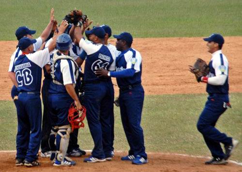 equipo beisbol cachorros holguin Pelota Cubana USA