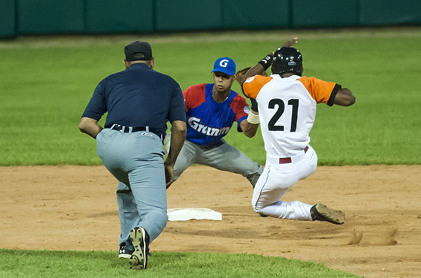 Alazanes indomables; y Le�a que arde en la 55 SNB