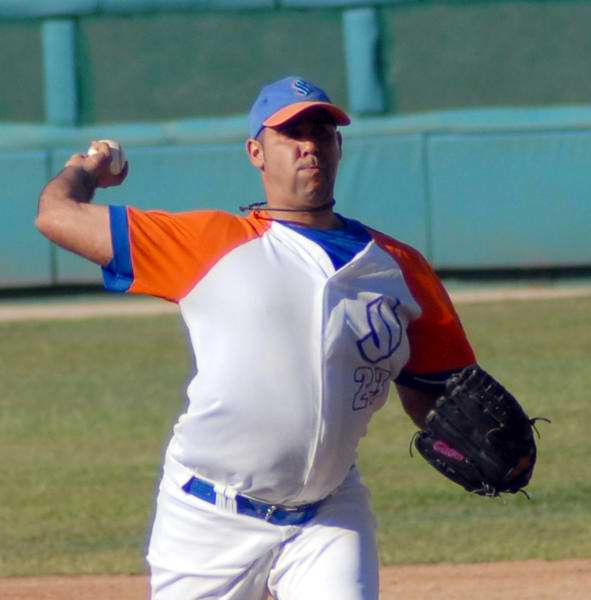 Ismel Jim�nez, pitcher espirituano