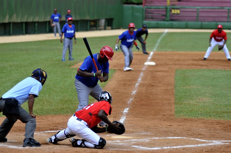 Juego de Veteranos: Estrellas del pasado en diamantes del presente