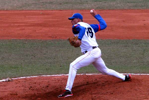 Lzaro Blanco, lanzador ganador del primer juego entre los equipos Granma y Ciego de vila. Foto: Armando Ernesto Contreras Lzaro Blanco, lanzador ganador del primer juego entre los equipos Granma y Ciego de vila. Foto: Armando Ernesto Contreras