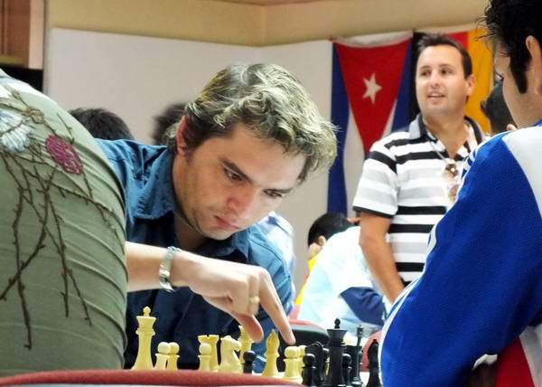 El Gran Maestro Lázaro Bruzón, segundo hombre de Cuba en el ajedrez. Foto Abel Rojas.