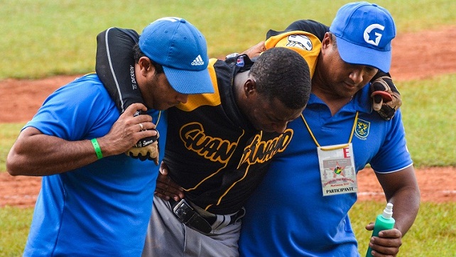 Julio Pablo Mart�nez lesionado