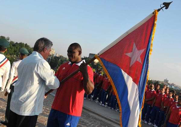 Mijaín López, abanderado de la delegación cubana a Londres 2012. Foto AIN Mijaín López, abanderado de la delegación cubana a Londres 2012. Foto AIN