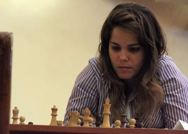 La matancera Yanira Vigoa Apecheche, s�ptima Gran Maestra que grad�a Cuba, al serle concedido por la FIDE tal distinci�n. Foto Abel Rojas.