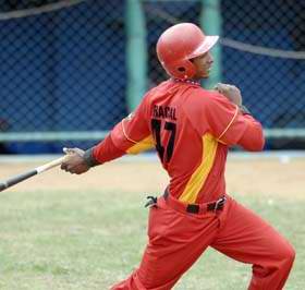 Yurisbel Gracial despachó su primer jonrón del torneo. Foto Ricardo López Hevia Yurisbel Gracial despachó su primer jonrón del torneo. Foto Ricardo López Hevia