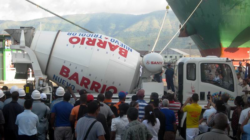 En Santiago de Cuba buque venezolano con ayuda humanitaria. Foto: Carlos Sanabia