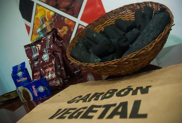 Carbón vegetal artesanal de marabú, producto de la Empresa CUBAEXPORT, será la primera exportación de un producto cubano a los Estados Unidos de América, en más de cinco décadas  