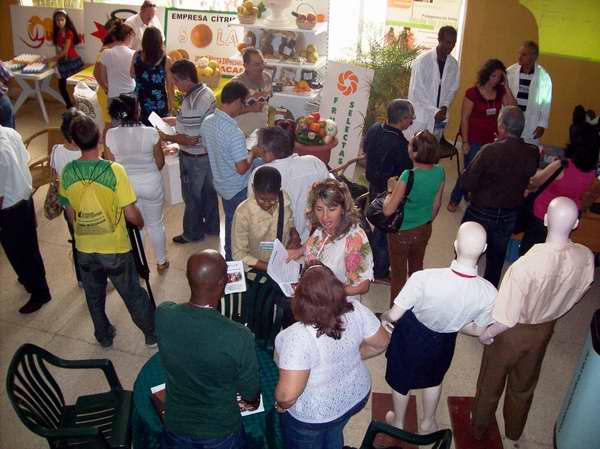Feria de comercio en Camag�ey