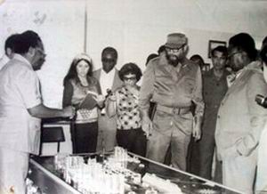 Fidel Castro inauguró la Fábrica de Cemento Karl Marx (1980) en Cienfuegos