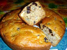 Panetela con maní, piña y pasitas Panetela con maní, piña y pasitas