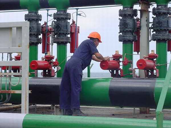 Good Productive Rhythm of Oil Industry in Matanzas