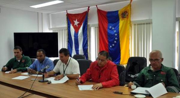 Cumple plan de producci�n refiner�a de petr�leo Camilo Cienfuegos. Foto: Mireya Ojeda