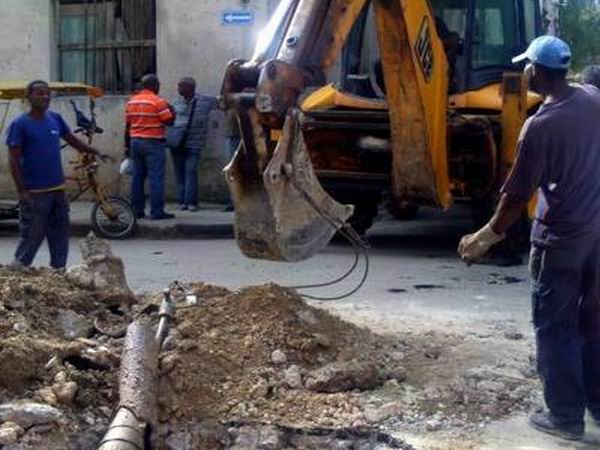 Reparación de la calle Primelles en la capital cubana Reparación de la calle Primelles en la capital cubana