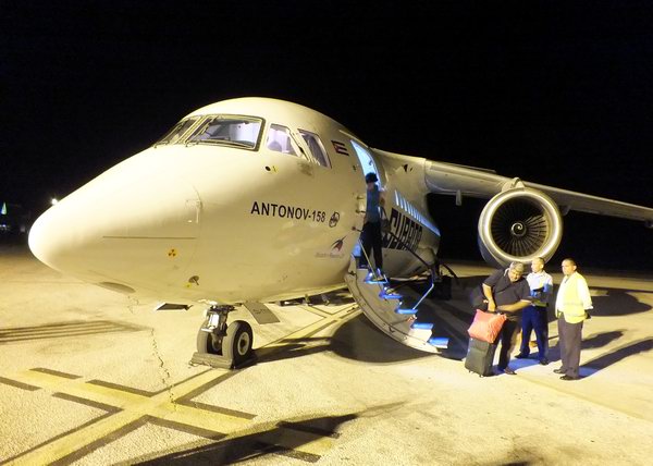 Antonov AN-158. Un avión de la compañía ucraniana Antonov. Su diseño interesante hace posible transportar casi 100 pasajeros. Foto Abel Rojas Barallobre Antonov AN-158. Un avión de la compañía ucraniana Antonov. Su diseño interesante hace posible transportar casi 100 pasajeros. Foto Abel Rojas Barallobre