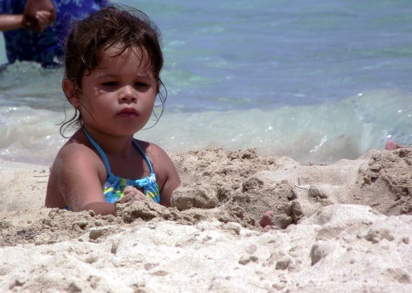 En Cuba los ni�os, entre sonrisas y miradas, se divierten en esta etapa veraniega gracias a incontables opciones. Foto Abel Rojas Barallobre