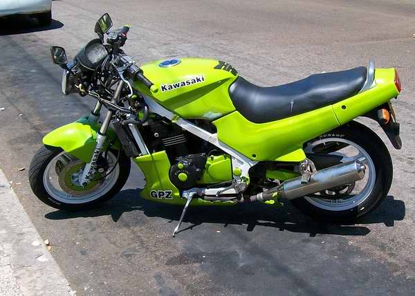 Moto Kawasaki modelo GPZ. Foto Abel Rojas