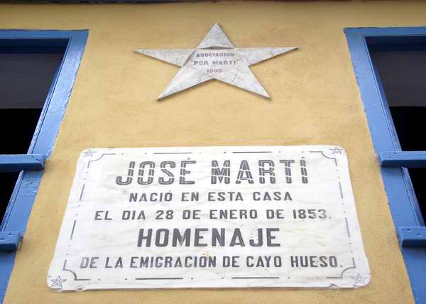 Tarja ubicada en la fachada de la casa natal de José Martí. Foto Abel Rojas Tarja ubicada en la fachada de la casa natal de José Martí. Foto Abel Rojas