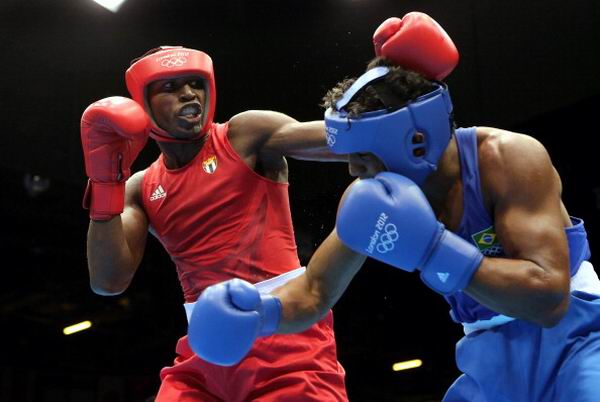El semicompleto Julio César La Cruz (rojo), cayó ante el brasilero Yamaguchi Falcao, en los XXX Juegos Olímpicos de Londres 2012, el 8 de agosto de 2012. Foto: Scott Heavey. El semicompleto Julio César La Cruz (rojo), cayó ante el brasilero Yamaguchi Falcao, en los XXX Juegos Olímpicos de Londres 2012, el 8 de agosto de 2012. Foto: Scott Heavey.