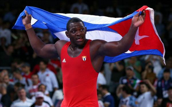 El cubano Mijaín López en los 120 kilogramos venció hoy al representante de Estonia Heiki Nabi y obtuvo la medalla de oro en la lucha grecorromana en los XXX Juegos Olímpicos de Londres 2012. Foto Ricardo López Hevia. Foto Cameron Spencer El cubano Mijaín López en los 120 kilogramos venció hoy al representante de Estonia Heiki Nabi y obtuvo la medalla de oro en la lucha grecorromana en los XXX Juegos Olímpicos de Londres 2012. Foto Ricardo López Hevia. Foto Cameron Spencer