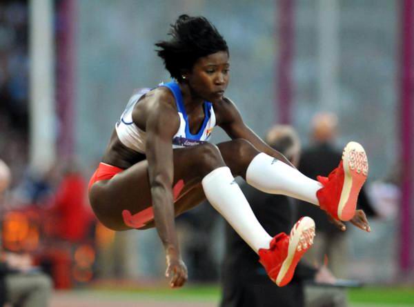 La cubana Yargelis Savigne concluyó novena en la final del triple salto del atletismo en los XXX Juegos Olímpicos Londres 2012, Inglaterra, el 5 de agosto de 2012. Foto: Ricardo López Hevia. La cubana Yargelis Savigne concluyó novena en la final del triple salto del atletismo en los XXX Juegos Olímpicos Londres 2012, Inglaterra, el 5 de agosto de 2012. Foto: Ricardo López Hevia.