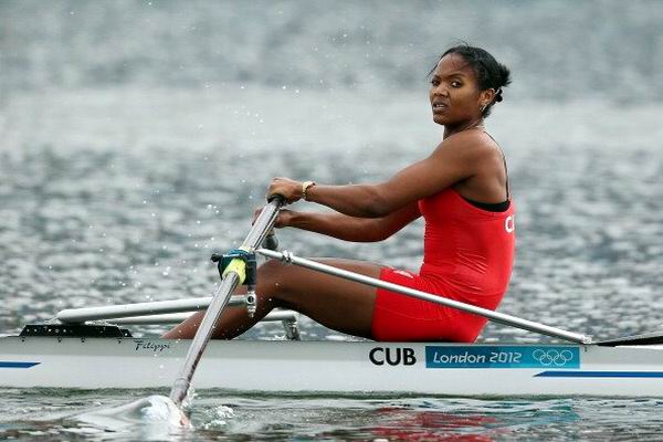 La remera cubana Yariulvis Cobas entró tarde en las semifinales del single sculls y se quedó fuera la discusión de las medallas del remo olímpico en Londres 2012. Foto: Ezra Shaw. La remera cubana Yariulvis Cobas entró tarde en las semifinales del single sculls y se quedó fuera la discusión de las medallas del remo olímpico en Londres 2012. Foto: Ezra Shaw.