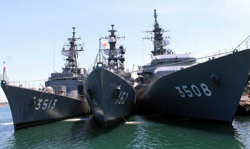 Japanese Navy training ships visit Cuba
