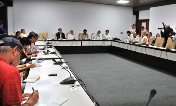 Conferencia de prensa ofrecida por el Gobierno y las FARC- EP, en el Palacio de Convenciones, en La Habana. Foto: ACN