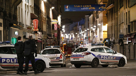 Francia continúa en estado de urgencia hasta finales del mes de febrero 2016