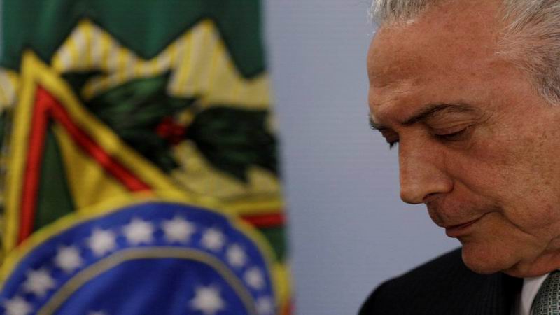 Temer reitera que no renunciará y desafía al parlamento: