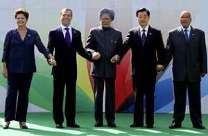 Los líderes de Brasil, Rusia, la India, China y Sudáfrica escenifican su unión en Nueva Delhi. B Mathur reuters Los líderes de Brasil, Rusia, la India, China y Sudáfrica escenifican su unión en Nueva Delhi. B Mathur reuters