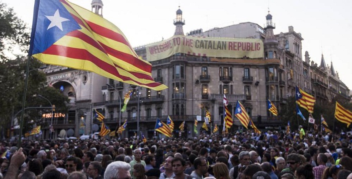Mantienen tenso pulso separatistas catalanes y Estado español