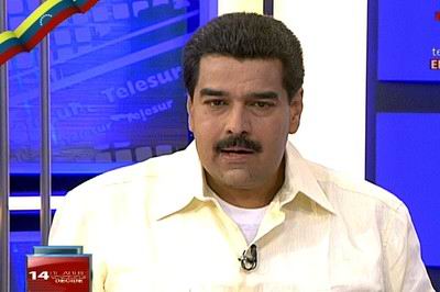 Durante una entrevista especial concedida a teleSUR, Maduro señaló que “no nos podemos dar el lujo de detenernos en estos momentos. Los opositores quisieran que el pueblo se escondiera bajo el luto”. 