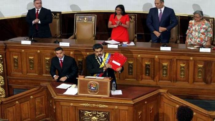 VENEZUELA: Maduro dispuesto a radicalizar el gobierno para evitar el colapso económico VENEZUELA: Maduro dispuesto a radicalizar el gobierno para evitar el colapso económico