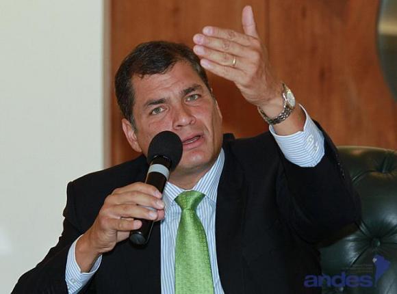 Llama Correa en Ecuador a rechazar todo tipo de violencia 