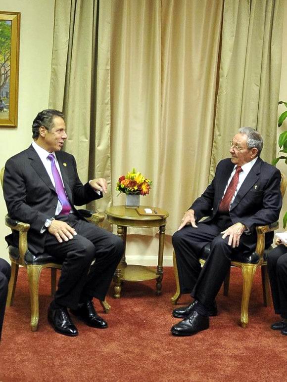 Raúl se reunió en la Sede de la Misión Cubana ante la ONU con el gobernador del Estado de Nueva York, Andrew Cuomo. Foto: Estudios Revolución