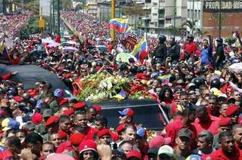 Féretro del Presidente Chávez arriba a la Academia Militar Féretro del Presidente Chávez arriba a la Academia Militar