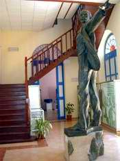 Estatua de José Martí, obra del escultor Andrés González