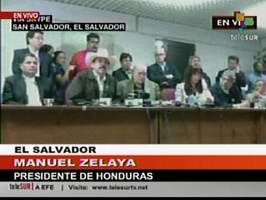 Conferencia de prensa del presidente Manuel Zelaya en el Salvador