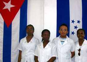 Estudiantes de medicina en Matanzas condenan asonada golpista en Honduras.