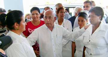 Jos&eacute; Ram&oacute;n Machado Ventura recorre instituciones de salud en Pinar del R&iacute;o
