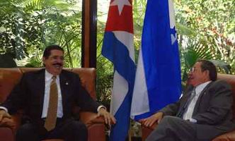 Sostienen encuentro Ra&uacute;l Castro y el Presidente de Honduras