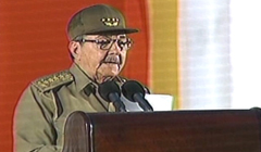 El Presidente Cubano en el acto por el Día de la Rebeldía Nacional en Santiago de Cuba