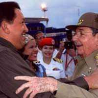 Raul recibe a Hugo Chavez