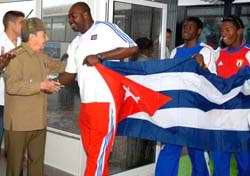 Raúl Castro recibió a último grupo de deportistas olímpicos