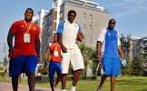 Atletas de la delegación cubana recorren Villa Olímpica